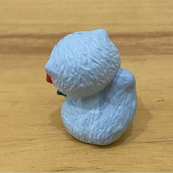 Vintage 1989 Hallmark Bluish Plastic Cat Holding Rose Flower Mini Figurine - Picture 4 of 9